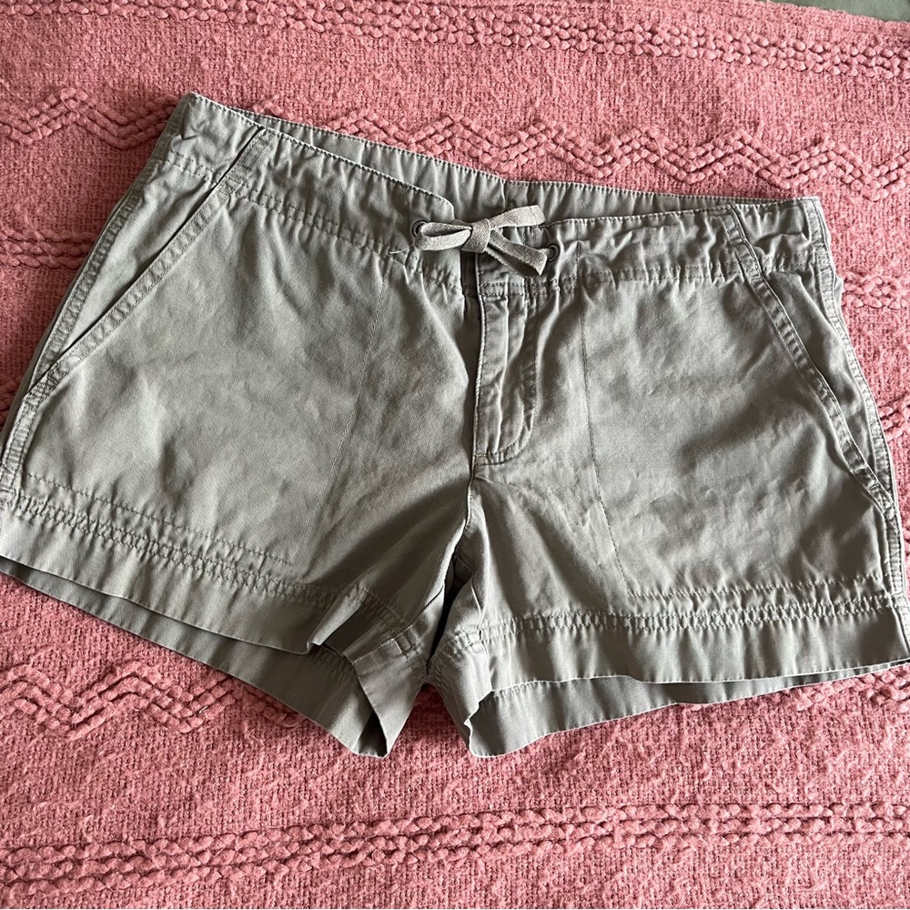 GAP Khaki Shorts Size 8